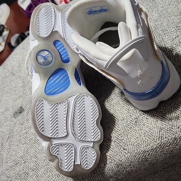 Women's Jordans Carolina Blue and White - Picture 4 of 6